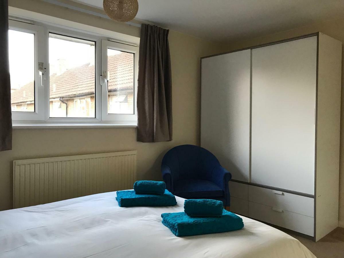 Cozy Apartment In Stratford From 18 Minutes To Central Londen Buitenkant foto